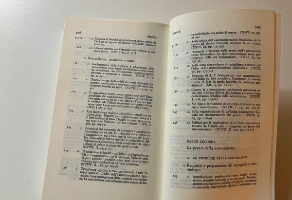 Gandhi - Teoria e pratica della non violenza