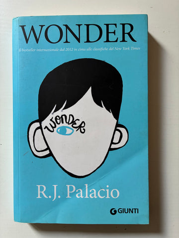 R.J. Palacio - Wonder