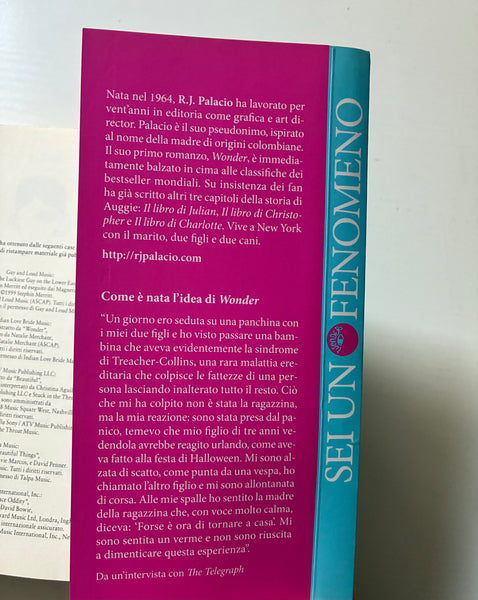 R.J. Palacio - Wonder